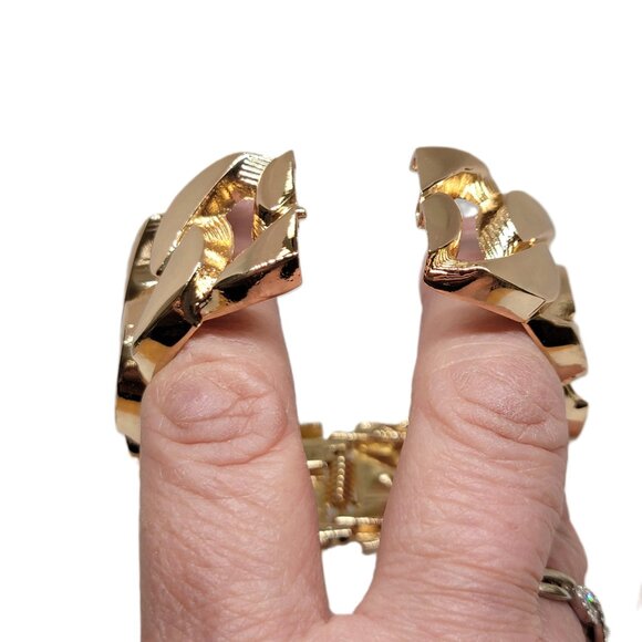 Bold Gold Tone Cuban Link Bracelet 1 Inch Wide Statement Piece New - Picture 11 of 14